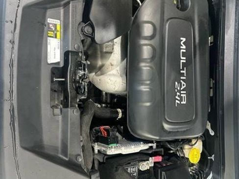 Used 2016 Jeep Cherokee Latitude AWD/4WD image 9