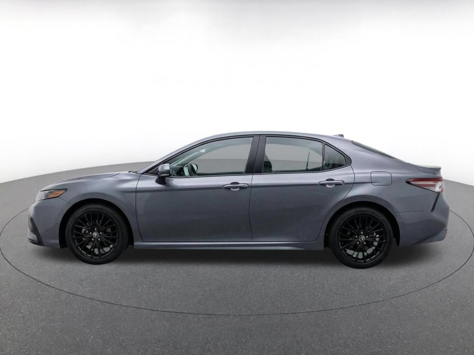 Used 2026 Toyota Camry SE FWD image 4