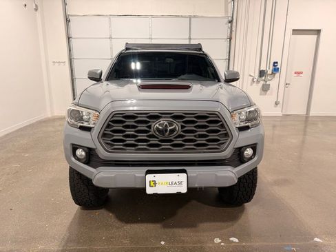Used 2021 Toyota Tacoma TRD Sport image 2