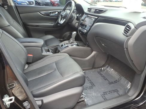 Used 2019 Nissan Rogue Sport SL AWD/4WD image 30