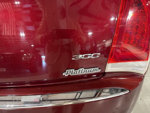 Used 2017 Chrysler 300 Limited image 21