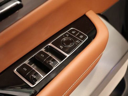 New 2026 Cadillac Vistiq Platinum image 10