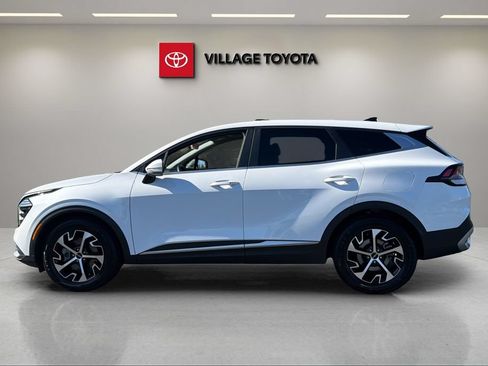Used 2024 Kia Sportage EX FWD image 2