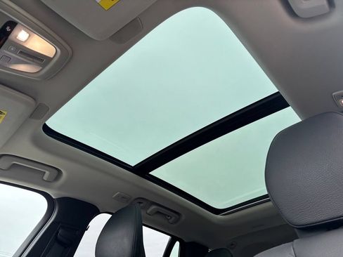 Certified 2024 Volvo XC90 B6 Plus AWD/4WD image 17
