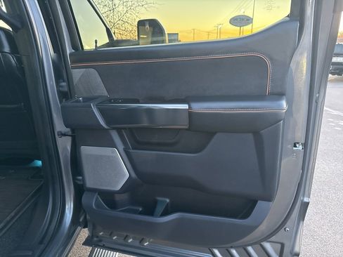 Used 2024 Ford F350 Platinum image 35