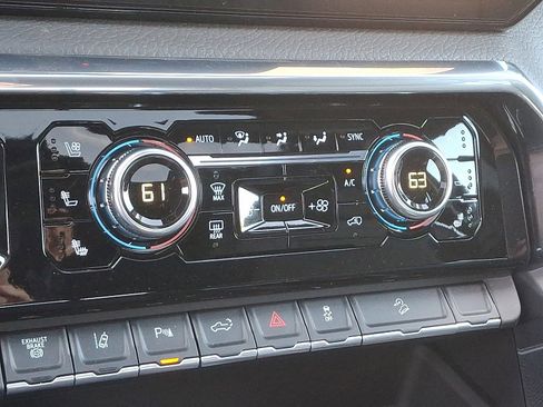 New 2025 GMC Sierra 2500 Denali w/ Denali Reserve Package image 16