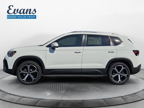 New 2025 Volkswagen Taos SEL image 2