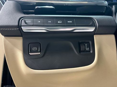 Used 2023 Cadillac Escalade Premium Luxury image 23