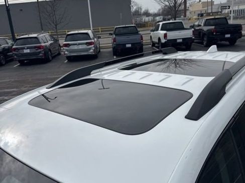 Used 2021 GMC Acadia AT4 image 9