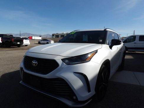 Used 2022 Toyota Highlander XSE image 5