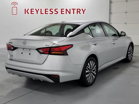 Used 2023 Nissan Altima 2.5 SV FWD image 9