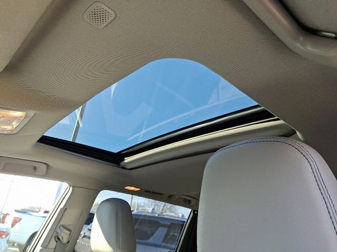 Used 2019 Toyota Highlander XLE image 15