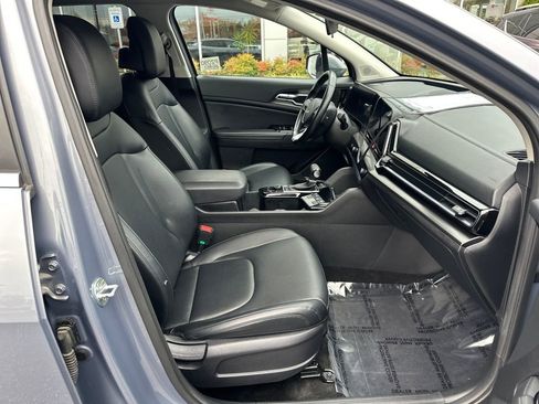 Used 2023 Kia Sportage EX image 17