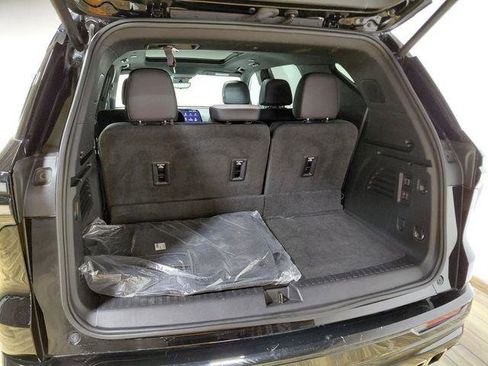 Used 2025 Chevrolet Traverse High Country w/ LPO, Floor Liner Package AWD/4WD image 47