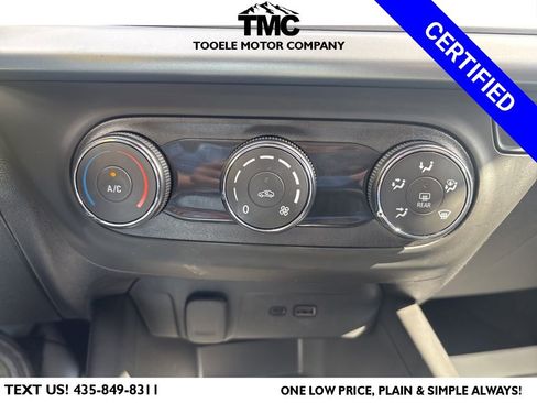 Used 2025 Chevrolet Trax LS image 19