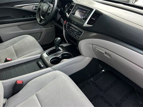 Certified 2018 Honda Pilot LX image 19