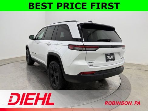 New 2025 Jeep Grand Cherokee Limited w/ Black Appearance Package image 5