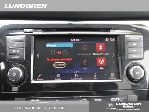 Used 2018 Nissan Rogue SV AWD/4WD image 15