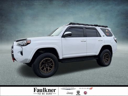 Used 2016 Toyota 4Runner SR5 image 1