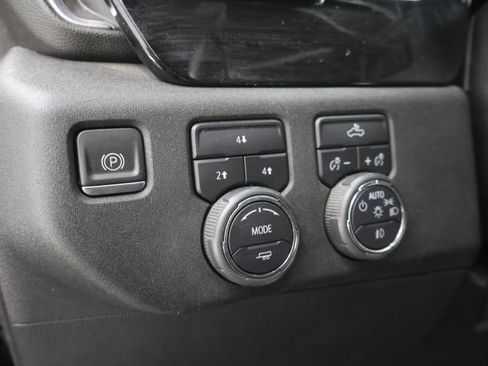 Used 2024 Chevrolet Silverado 2500 LT image 40