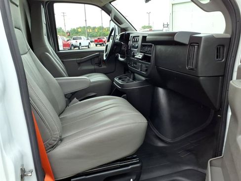 Used 2023 GMC Savana 3500 w/ Power Convenience Package RWD image 10