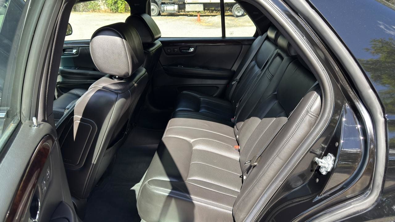 Used 2007 Cadillac DTS Performance FWD image 32
