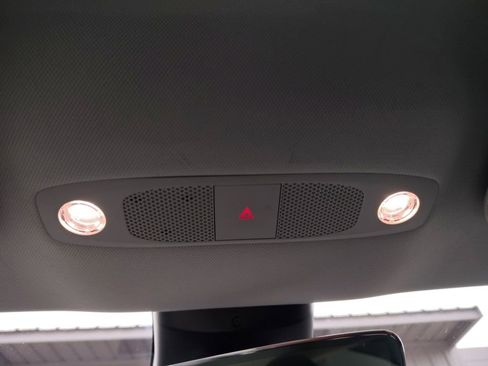 Used 2023 Tesla Model 3 Standard Range image 5