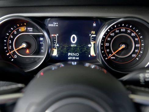 Used 2021 Jeep Wrangler Unlimited Sahara w/ Cold Weather Group image 21