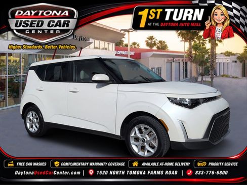 Used 2025 Kia Soul LX w/ LX Technology Package FWD image 1
