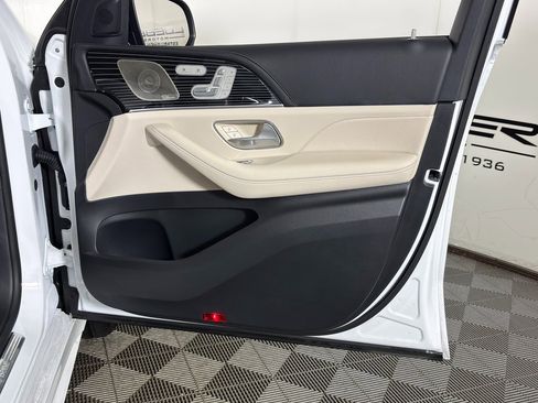 Used 2025 Mercedes-Benz GLE 350 4MATIC image 32