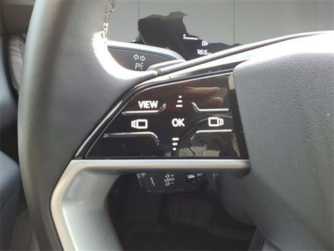 Used 2025 Audi Q5 Premium w/ Convenience Package image 19