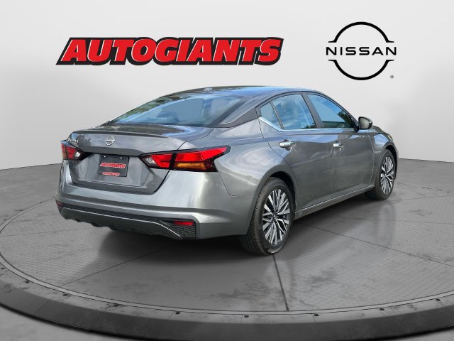 Used 2025 Nissan Altima 2.5 SV FWD image 2