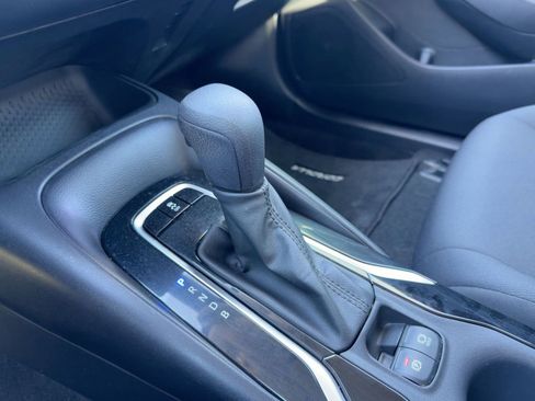 Used 2022 Toyota Corolla LE image 16