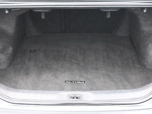Used 2024 Nissan Altima 2.5 SV FWD image 28