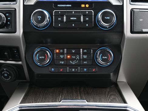 Used 2020 Ford F250 Lariat AWD/4WD image 36