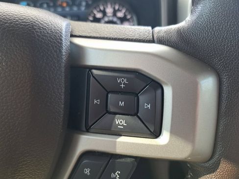 Certified 2019 Ford F150 Lariat image 17