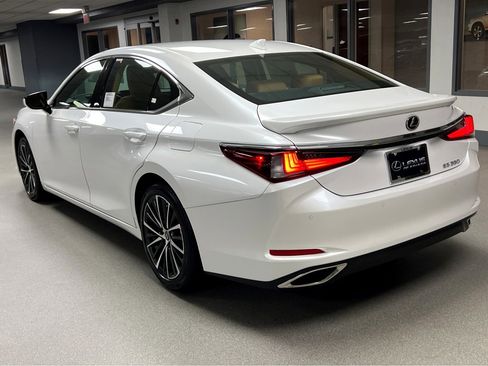 New 2025 Lexus ES 350 w/ Premium Package image 5
