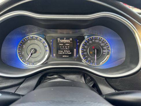 Used 2015 Chrysler 200 Limited w/ Convenience Group image 16