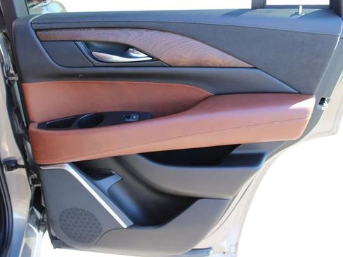 Used 2018 Cadillac Escalade Premium Luxury image 24