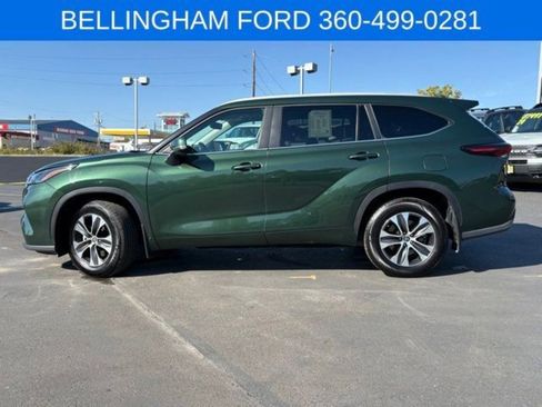 Used 2024 Toyota Highlander XLE image 9