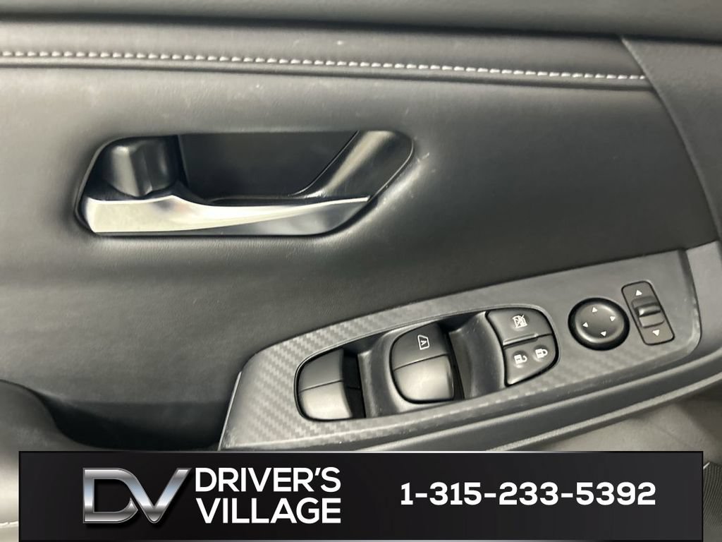 Used 2023 Nissan Sentra SV FWD image 11