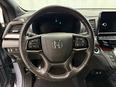 Used 2025 Honda Odyssey Sport-L image 12