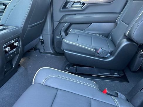 New 2026 GMC Yukon XL Elevation image 13