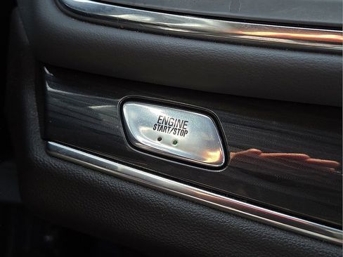 Used 2024 Buick Enclave Premium image 31