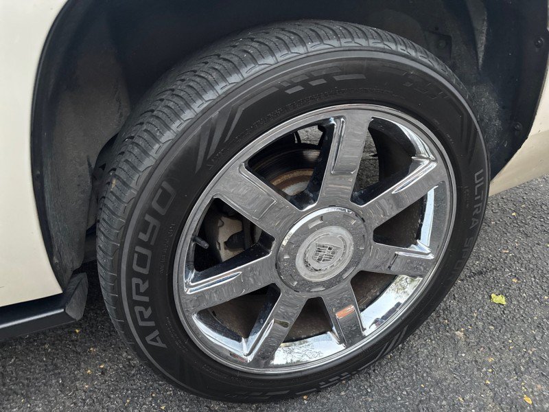 Used 2014 Cadillac Escalade ESV Platinum AWD/4WD image 36