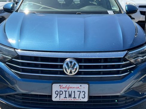 Used 2020 Volkswagen Jetta SE w/ SE Cold Weather Package image 12