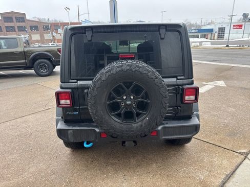 Used 2024 Jeep Wrangler Unlimited image 5