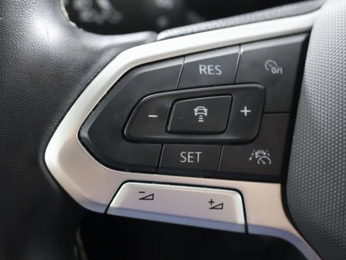 Used 2024 Volkswagen Tiguan SE AWD/4WD image 11