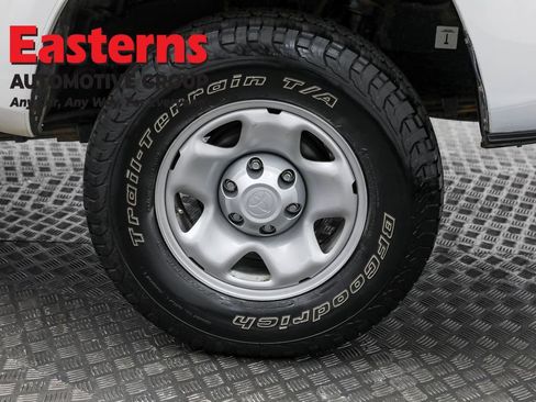 Used 2021 Toyota Tacoma SR RWD image 33