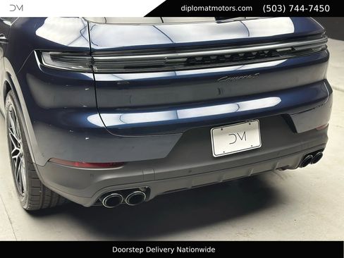 Used 2024 Porsche Cayenne S image 15